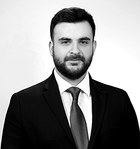 Av. Efe Seçki